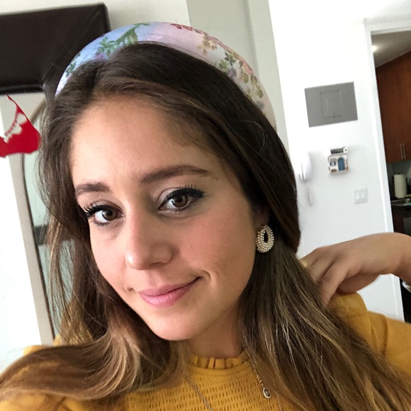 ellielevy1295